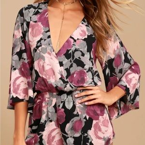 Lulus Floral Romper Wpockets Size small